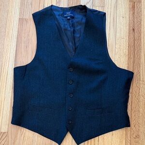 Men's Brooks Brothers vest, like new.